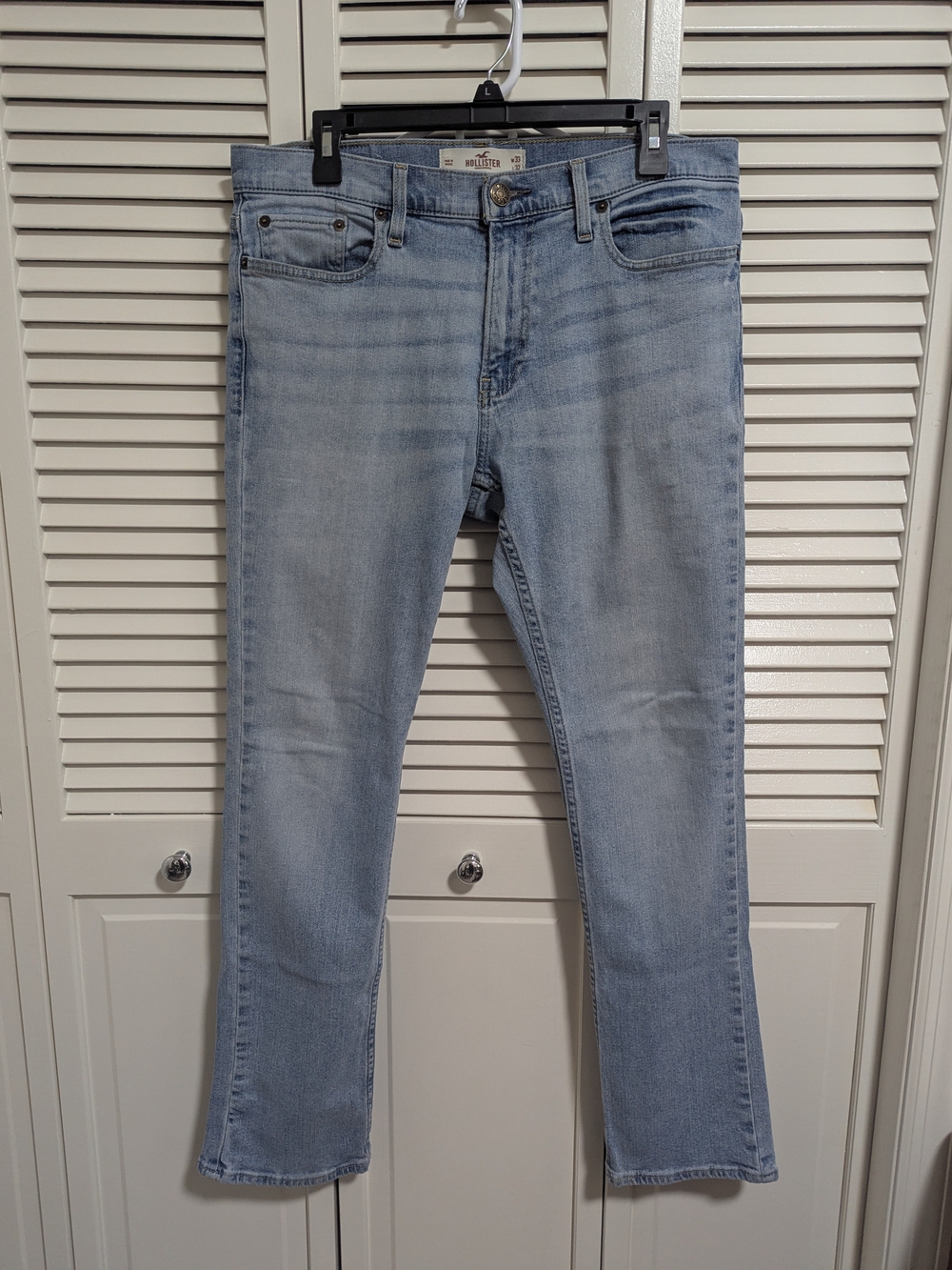 Hollister Men's Classic Straight Leg Light Wash Jeans Size 33x32